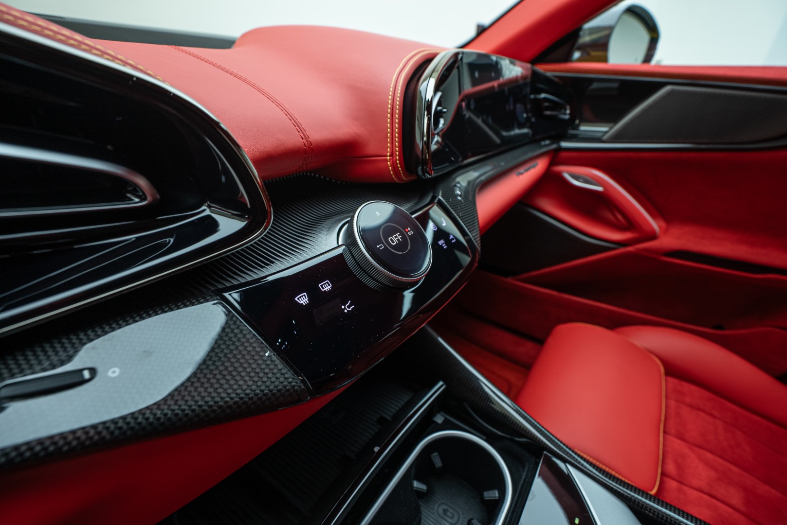 2025 FERRARI PUROSANGUE | FULL CARBON | MAIN DEALER SERVICE | HIGH SPECS |